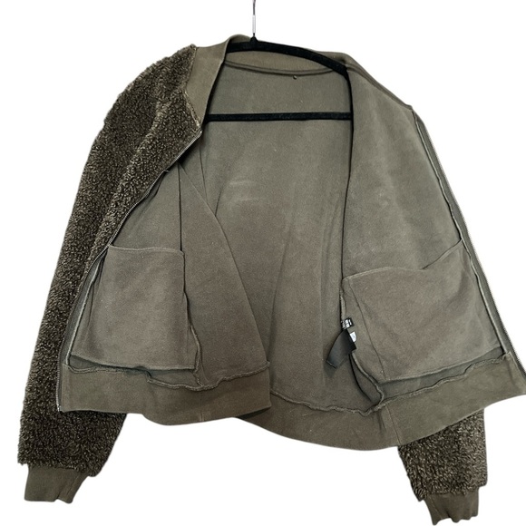 Uniqlo Green Sherpa-Lined Zip-Up Sweater – Cozy & Warm size XL - Picture 4 of 5